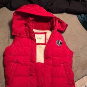 Men’s hooded vest